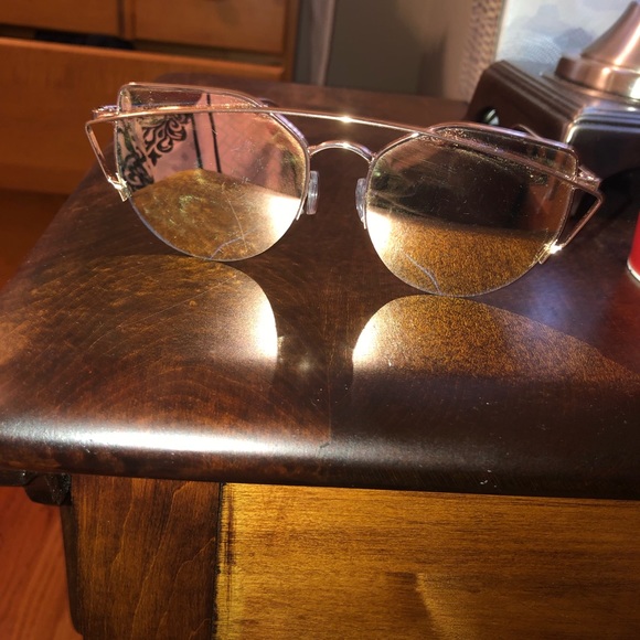 Sunglasses - Picture 4 of 4